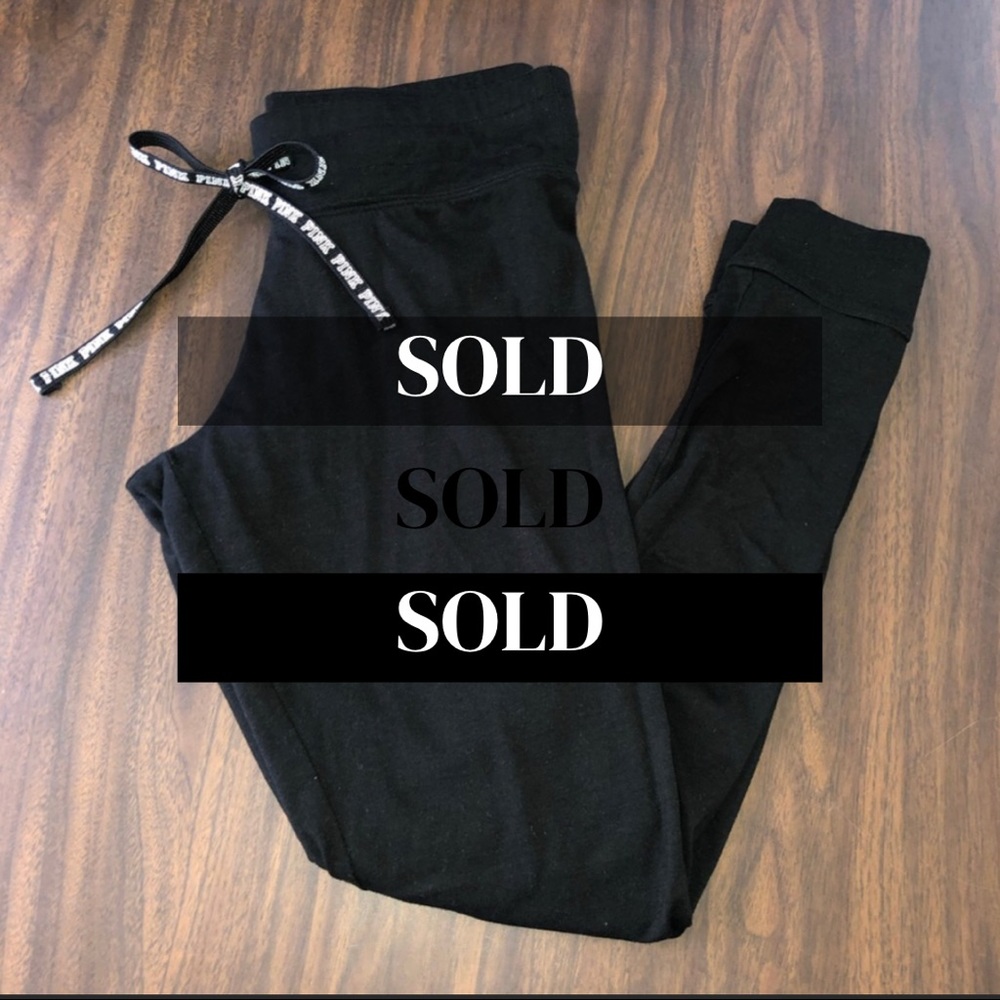 ⛔️SOLD⛔️PINK Black VS Leggings